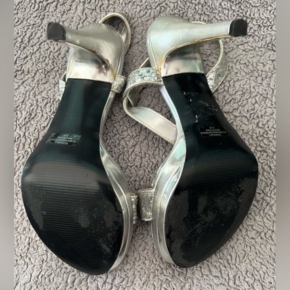 Guess WGBRYNN-T 8.5 Sparkly Strap Open Toe Pumps - Picture 4 of 8